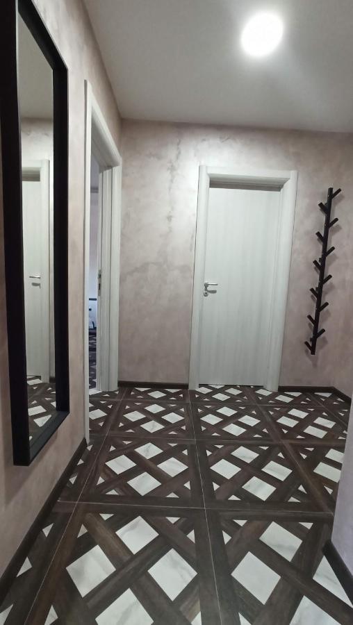 Luxury Apartments Parking In Garage Ni Dış mekan fotoğraf